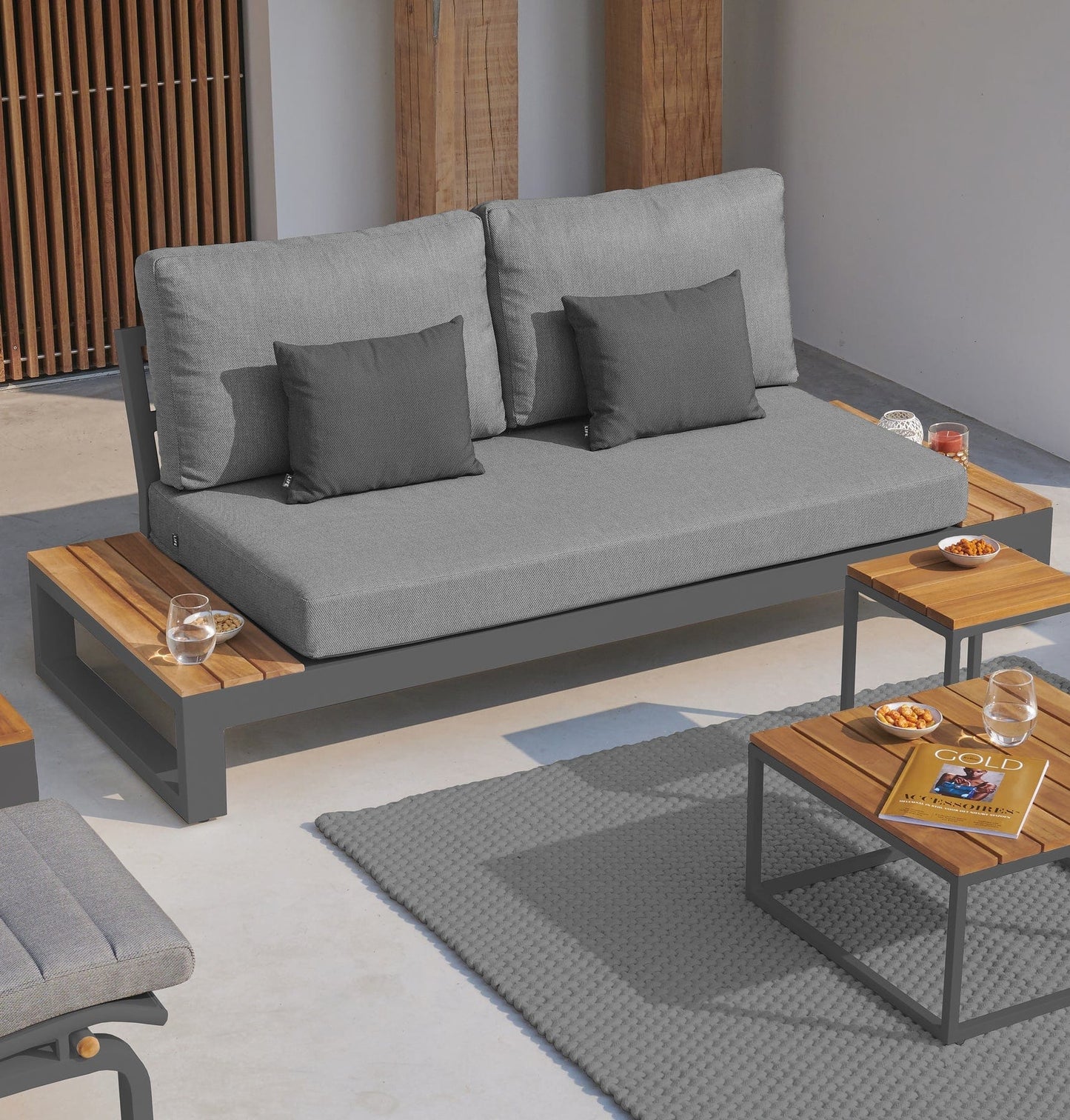 SoHo Set with weather resistant cushions