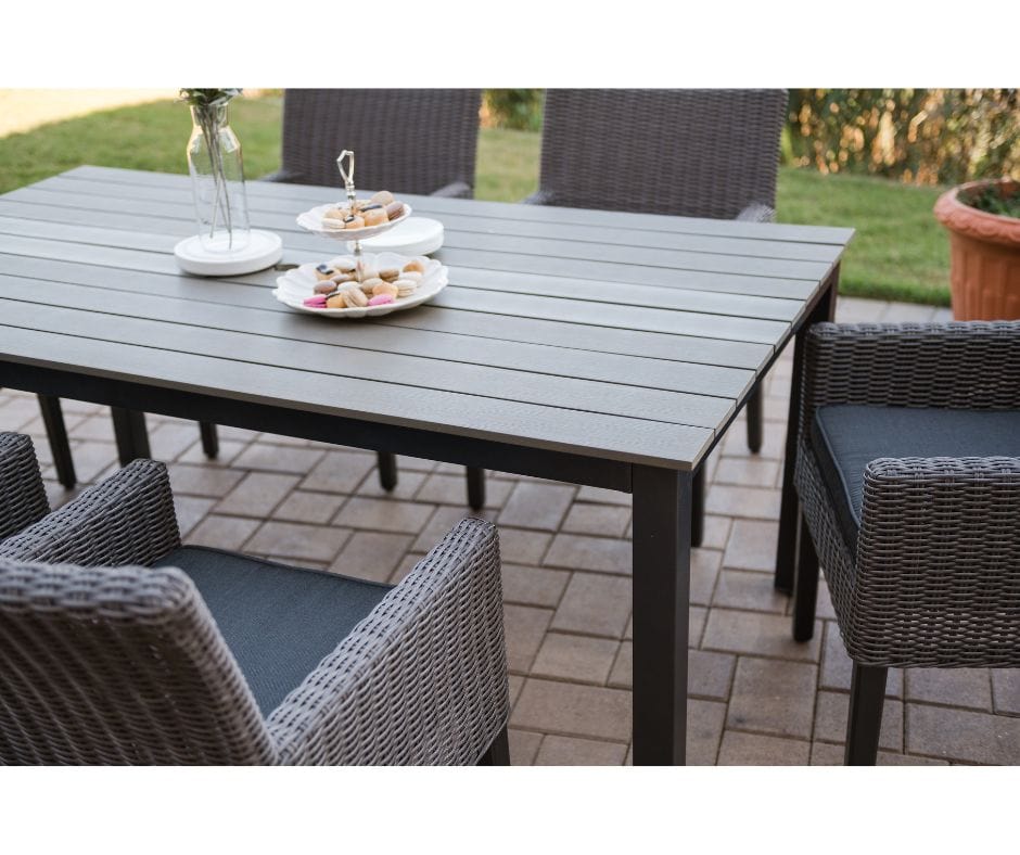 The Poly/Wicker tabletop is made of 100% recycled materials.
